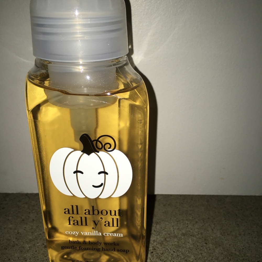 Bath & Body Works Hand Soap - Picture 1 of 2